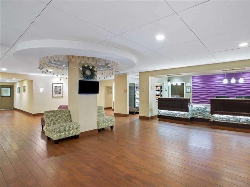 La Quinta By Wyndham Springfield Hotell Eksteriør bilde