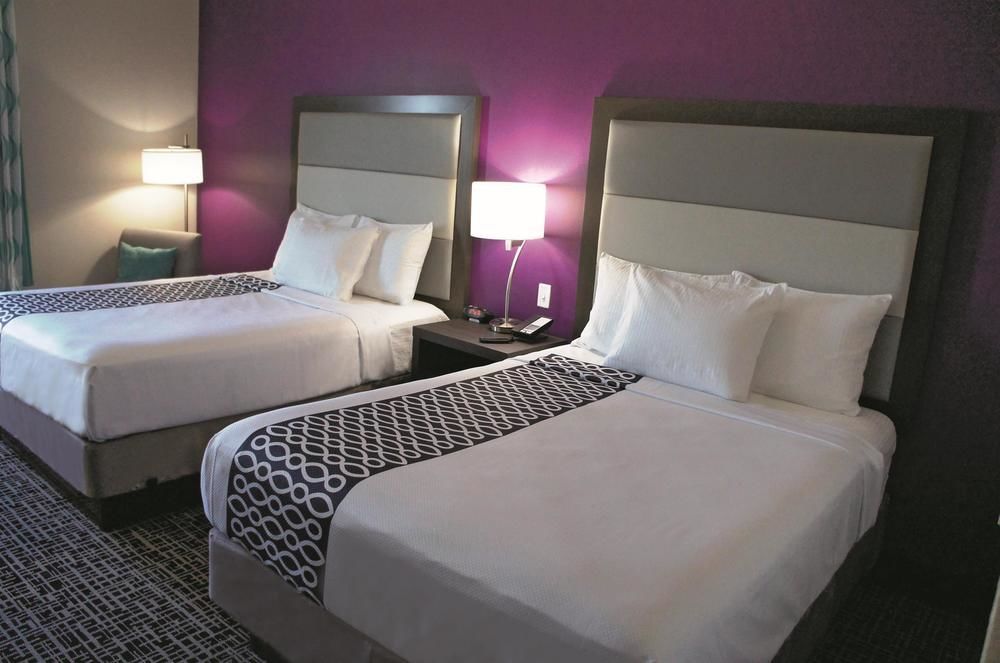 La Quinta By Wyndham Springfield Hotell Eksteriør bilde